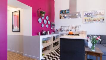 Fridge, microwave, oven, stovetop