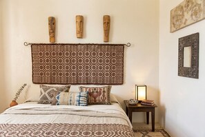 4 bedrooms, desk, iron/ironing board, free WiFi