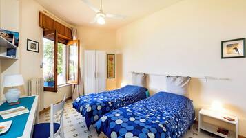 2 chambres, fer et planche Ă repasser, Wi-Fi gratuit, draps fournis