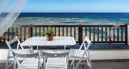 Modernes Apartment am Meer mit Panoramaterrasse