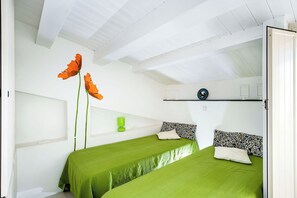 2 bedrooms, iron/ironing board, internet, bed sheets - Modern seafront apartment with panoramic terrace (Marzamemi)