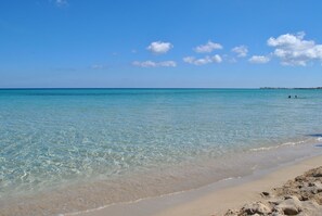 Plage à proximité, chaises longues