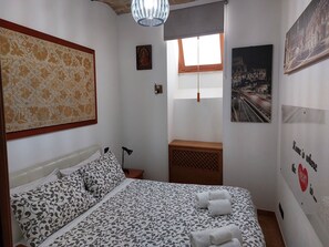 1 bedroom, desk, iron/ironing board, WiFi