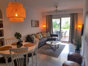 تلفزيون، كُتُب، ستيريو