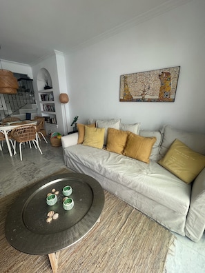TV, books, stereo