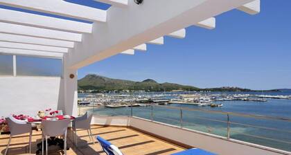 Bel appartement moderne avec une vue spectaculaire sur la baie de Puerto Pollensa