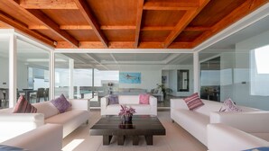 Interior - Modern and bright Villa in Puerto Calero (Puerto Calero)