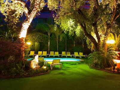 Golfers & Beach Villa with heated pool