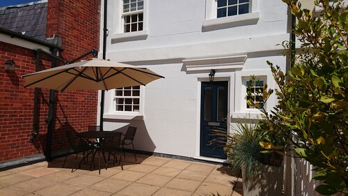 Lymington High Street, Town House, Sun Terrace, Parking, Solent Views, Wifi