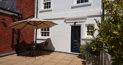 Lymington High Street, Town House, Sun Terrace, Parking, Solent Views, Wifi