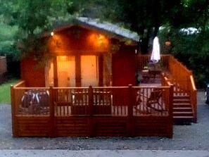 Exterior - Log Cabin On Shores Of Lake Windermere, Surrounded By Breathtaking Scenery (Windermere)