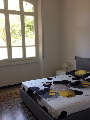 2 bedrooms, iron/ironing board, travel cot, WiFi