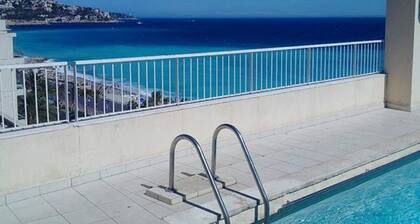 7 Promenade des Anglais -Appartement plage centre ville avec piscine sur le toit