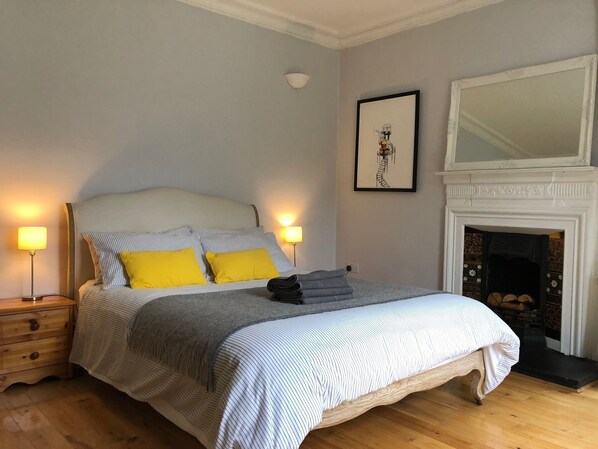 4 bedrooms, iron/ironing board, travel cot, free WiFi