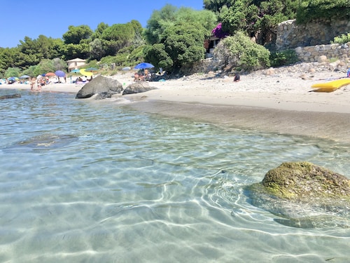 ☀️Südsardinien 🌺Atemberaubender sonniger Pool mit salzigem Meerblick"