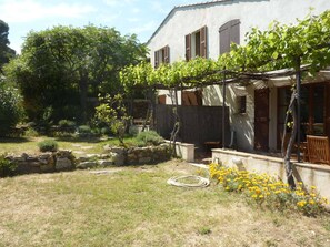 Property grounds - **Le ROUMEGOU** nice appartment in "LA FERME DU MOULIN ROUX" (Ramatuelle)
