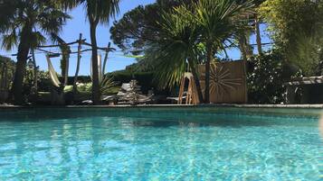 Piscine extérieure, piscine chauffée