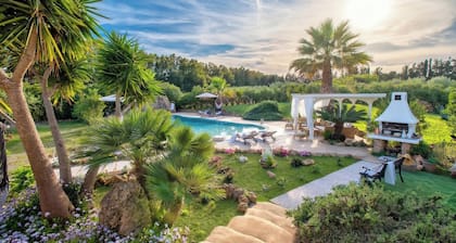 ClickSardegna Villa Frangipani Retreat with swimming pool and covered verandas