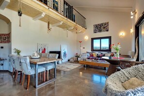 Interior - ClickSardegna Villa Frangipani Retreat with swimming pool and covered verandas (Sassari)