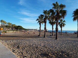 Beach nearby, beach towels - LOVELY FAMILY VILLA JUST A SHORT WALK TO THE BEACH AND TOWN. (Moraira)