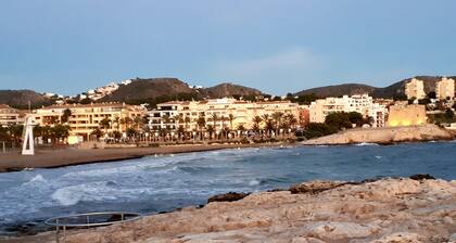 Ihana perhe Villa vain lyhyt kävelymatka rannalle ja.