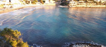 LOVELY FAMILY VILLA JUST A SHORT WALK TO THE BEACH AND TOWN.