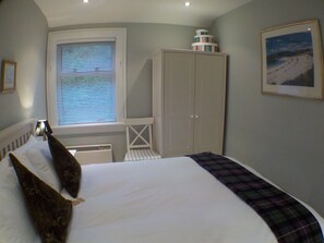3 chambres, fer et planche à repasser, lit parapluie, Wi-Fi gratuit
