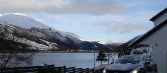 Lochside Cottage avec vue panoramique sur le Loch Long et les Alpes Arrochar