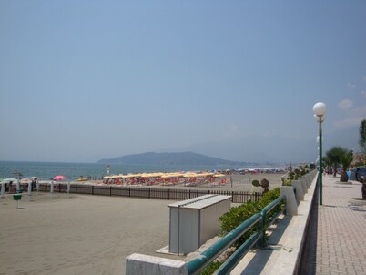 100m from the sea between Rome, Naples, islands, thermal baths of Suio a few kilometers away