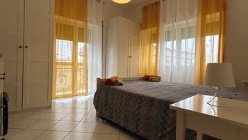 2 chambres, fer et planche Ă repasser, Wi-Fi, draps fournis