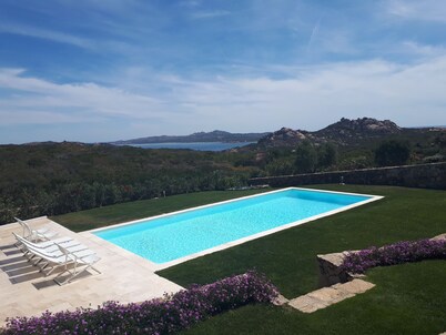 Villa Smeralda, large pool and garden, stunning view of the Archipelago