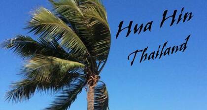 Ylellinen yksityinen uima-altaan huvila 5 * lomakeskuksessa, jossa on kerhotalo, uima-allas / kylpylä, kahvila, kuntosali