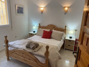 3 bedrooms, iron/ironing board, travel cot, free WiFi