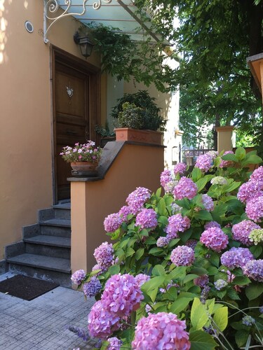 ROME GIANICOLO GARDEN romantic near Trastevere with garden in historic center