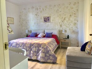 2 dormitoris, planxa i posts de planxar, wifi i roba de llit