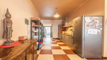 Réfrigérateur, micro-ondes, four, lave-vaisselle