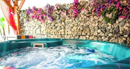 "266" 4 STERNE ~ HOT-TUB ~ LOG-FIRE ~ BQ, SPIELPLATZ, BIKE LOCKUP, BikePark Wales