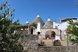 Exterior - Trullocinquepunte with private swimming pool (ceglie messapica (BR))