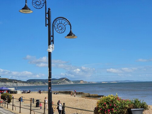 Teal House - Character House in Old Lyme Regis