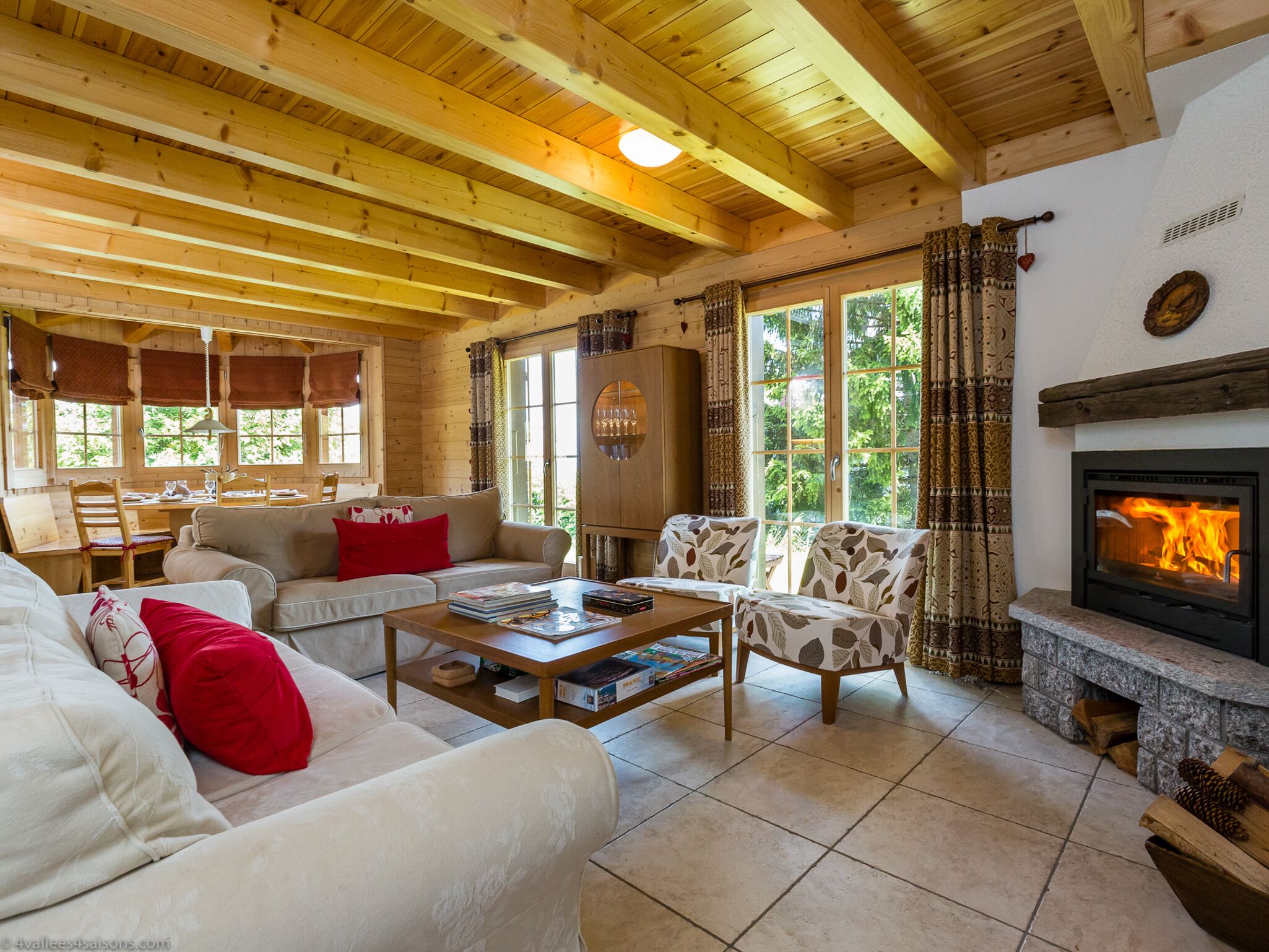 Flat-screen TV, fireplace, DVD player