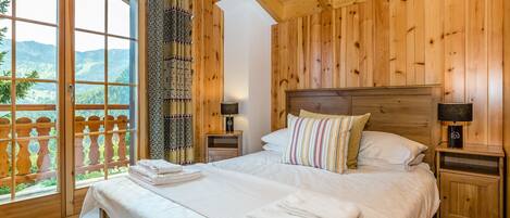 4 quartos, ferros/tábuas de passar roupa, Wi-Fi, roupa de cama