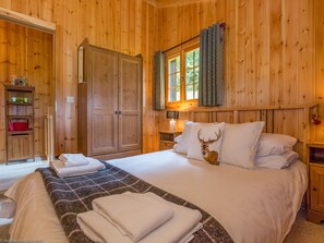4 Schlafzimmer, Bügeleisen/Bügelbrett, WLAN, Bettwäsche
