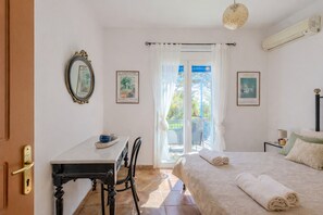 4 Schlafzimmer, Zimmersafe, Schreibtisch, Bügeleisen/Bügelbrett