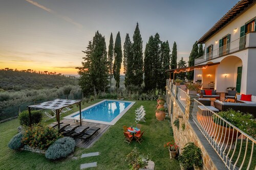 Villa "Torre in Chianti", 8 ensuite bedrooms,A/C, Private Pool, WiFi, Florence