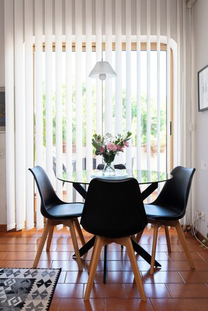 Dining -  Loretta's place! A modern, cozy, quiet and bright apartment (Lido di Ostia)
