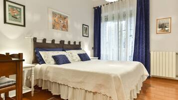 2 bedrooms, desk, iron/ironing board, travel crib