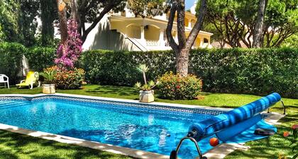 FABULOUS VILLA CLOSE TO BEACH AND GOLF.PRIVATE POOL! POOL HEATING AVAILABLE