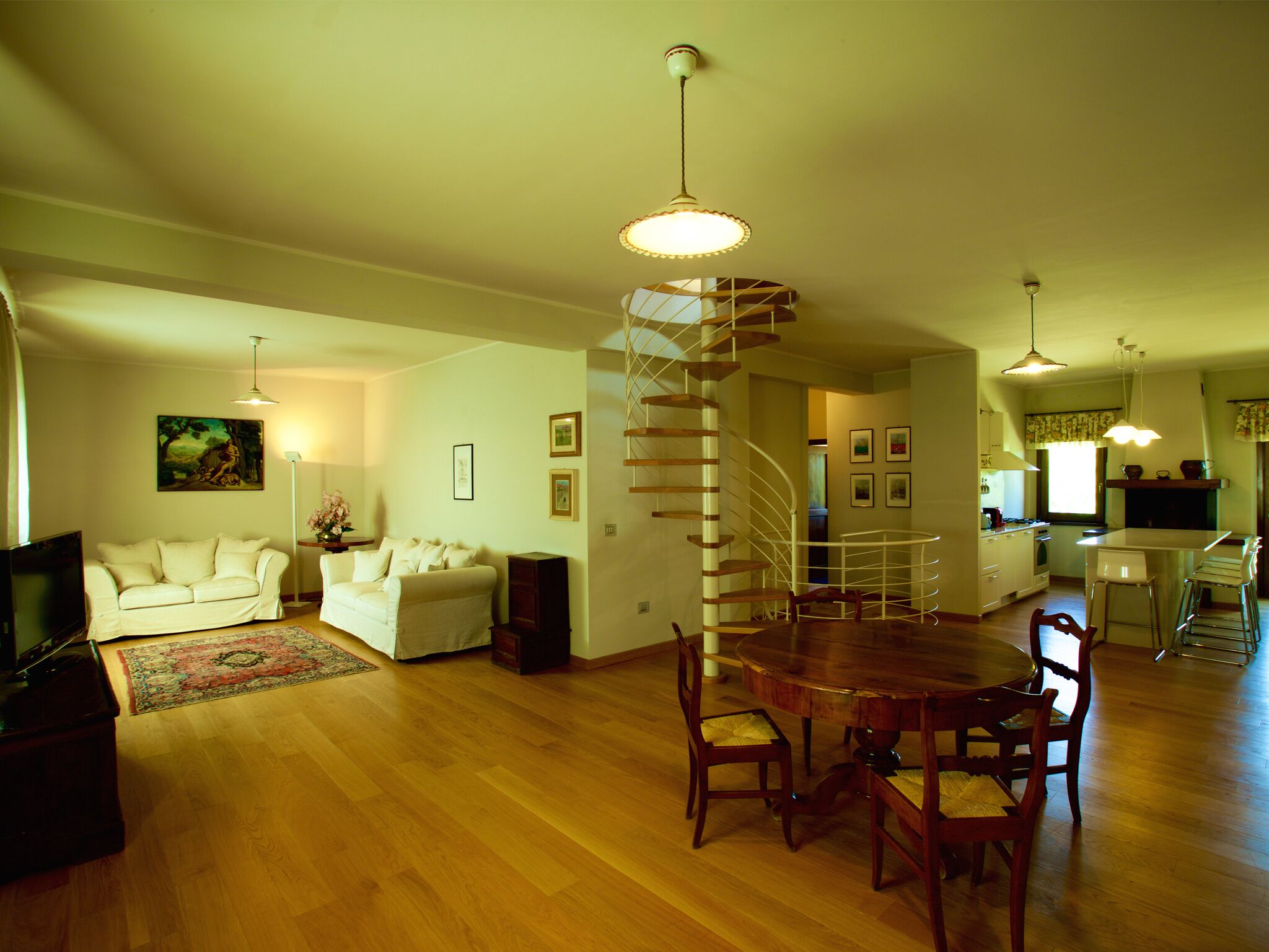 Smart-TV, Kamin, Drucker