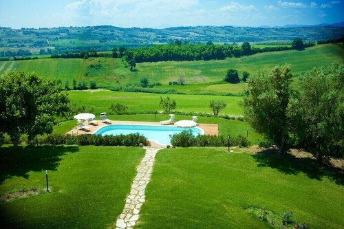 Cascina Ottalevi Villa with golf driving range and hot tub