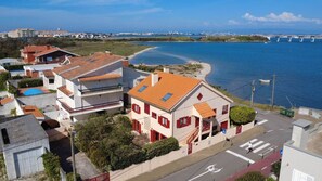 Exterior - Biarritz Yellow Haystack (Gafanha da Encarnação)